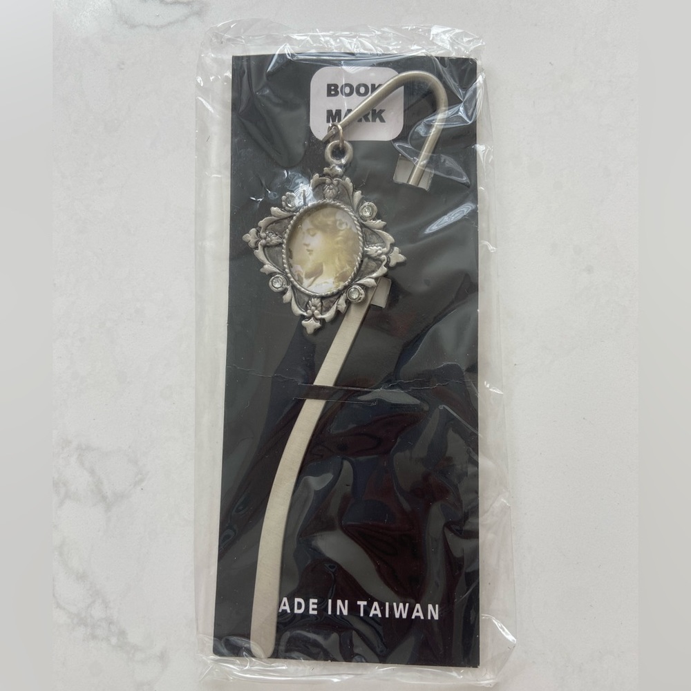Pewter picture frame book mark